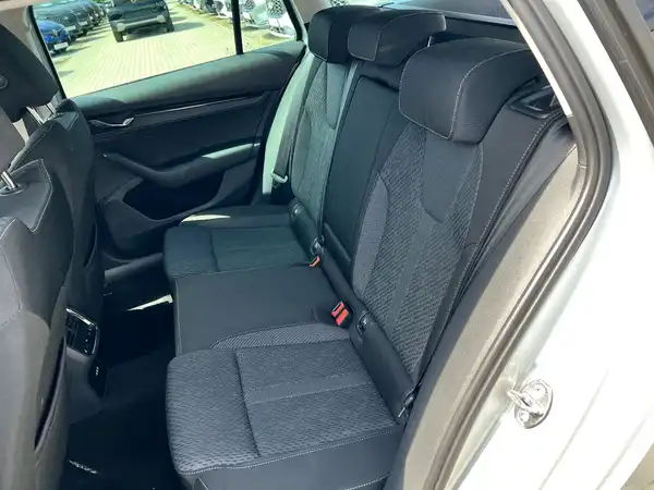 ŠKODA OCTAVIA (13/27)