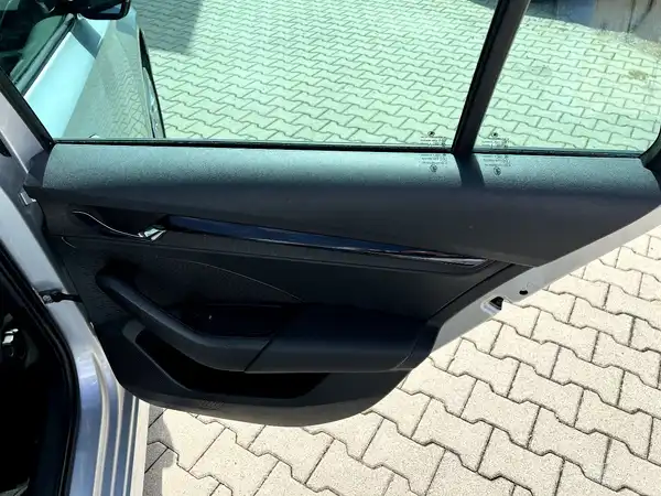ŠKODA OCTAVIA (14/27)