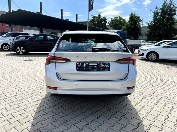 ŠKODA OCTAVIA (3/27)