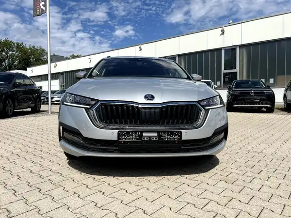ŠKODA OCTAVIA (5/27)