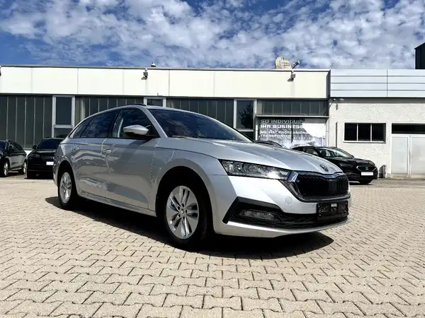 ŠKODA OCTAVIA (6/27)