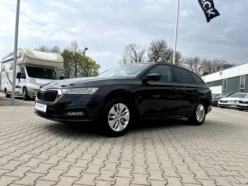ŠKODA OCTAVIA (1/28)