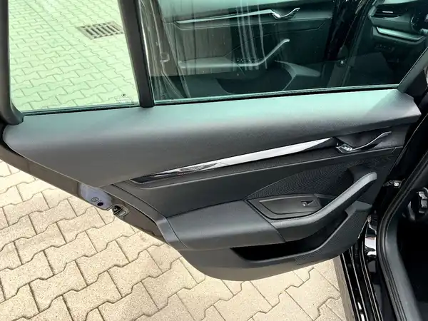 ŠKODA OCTAVIA (11/28)