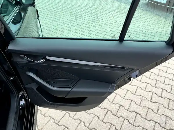 ŠKODA OCTAVIA (14/28)