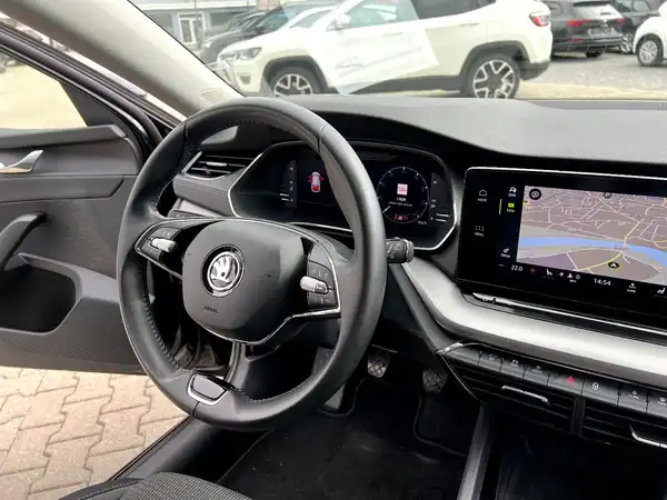 ŠKODA OCTAVIA (27/28)