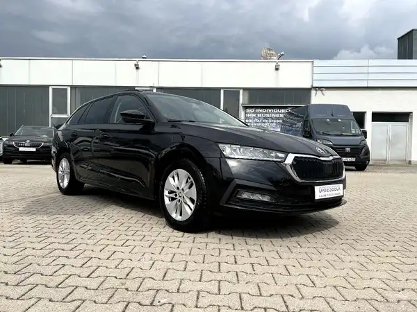ŠKODA OCTAVIA (5/28)