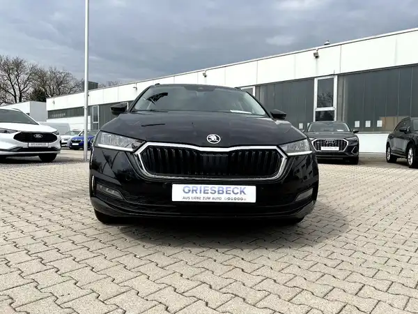 ŠKODA OCTAVIA (6/28)