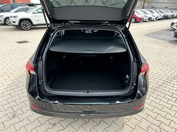 ŠKODA OCTAVIA (7/28)