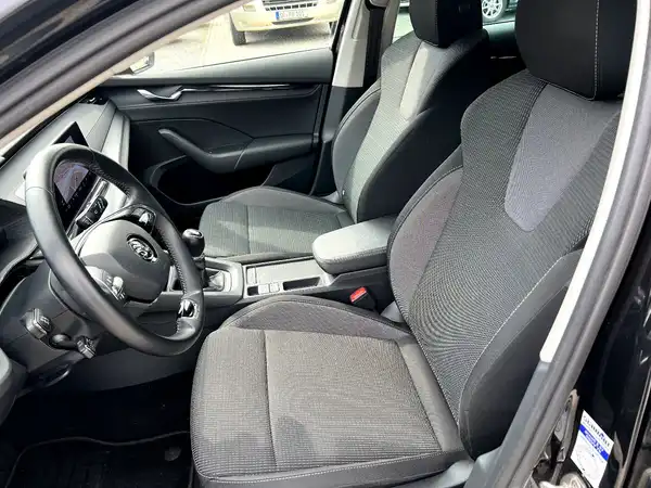 ŠKODA OCTAVIA (8/28)