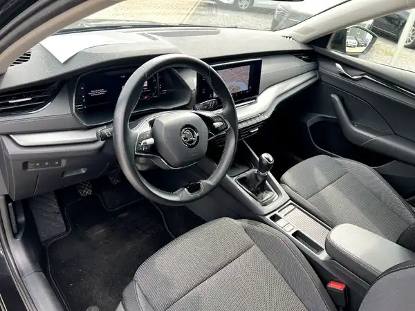 ŠKODA OCTAVIA (9/28)