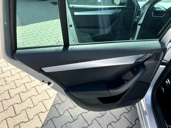 ŠKODA OCTAVIA (11/25)
