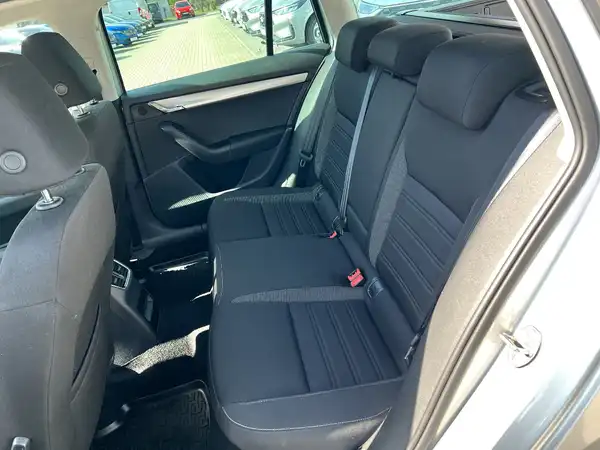 ŠKODA OCTAVIA (13/25)
