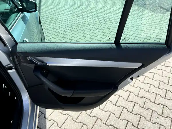 ŠKODA OCTAVIA (14/25)
