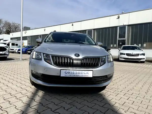 ŠKODA OCTAVIA (6/25)