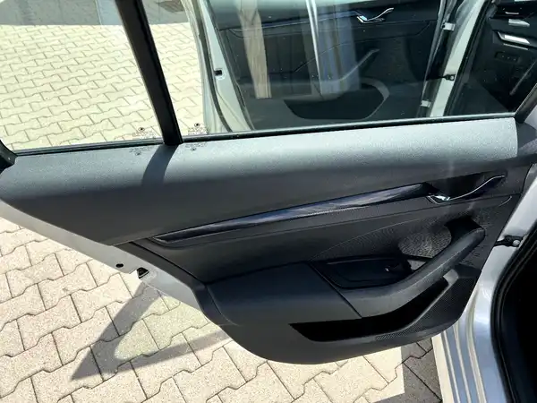 ŠKODA OCTAVIA (11/28)
