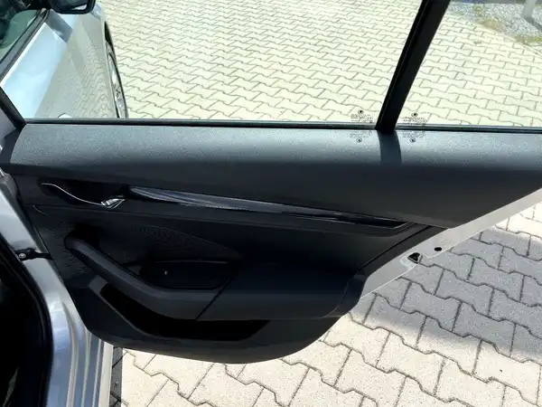ŠKODA OCTAVIA (14/28)