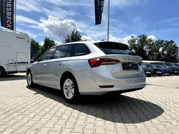 ŠKODA OCTAVIA (3/28)