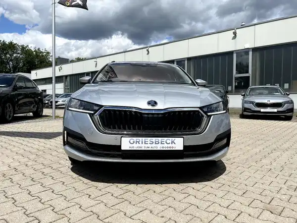 ŠKODA OCTAVIA (6/28)