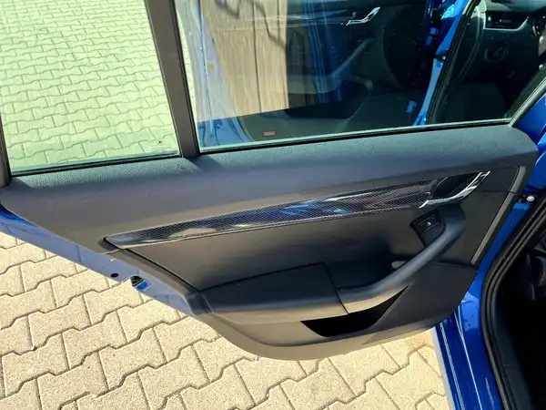 ŠKODA OCTAVIA RS (12/28)