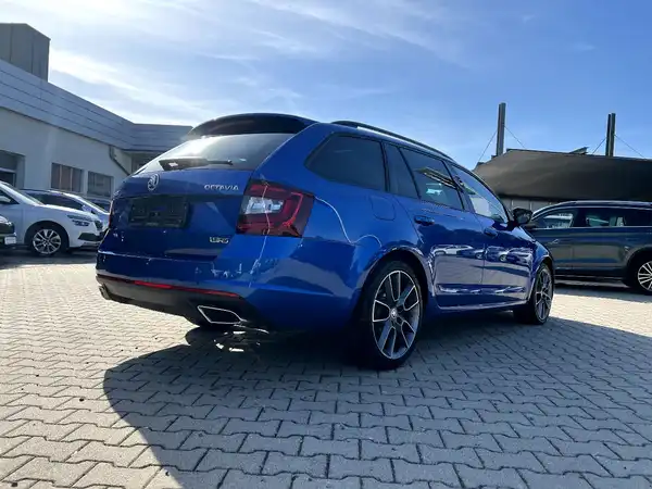 ŠKODA OCTAVIA RS (4/28)