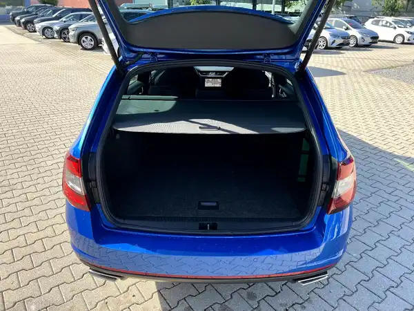 ŠKODA OCTAVIA RS (7/28)