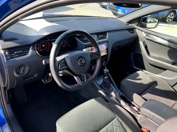 ŠKODA OCTAVIA RS (10/28)