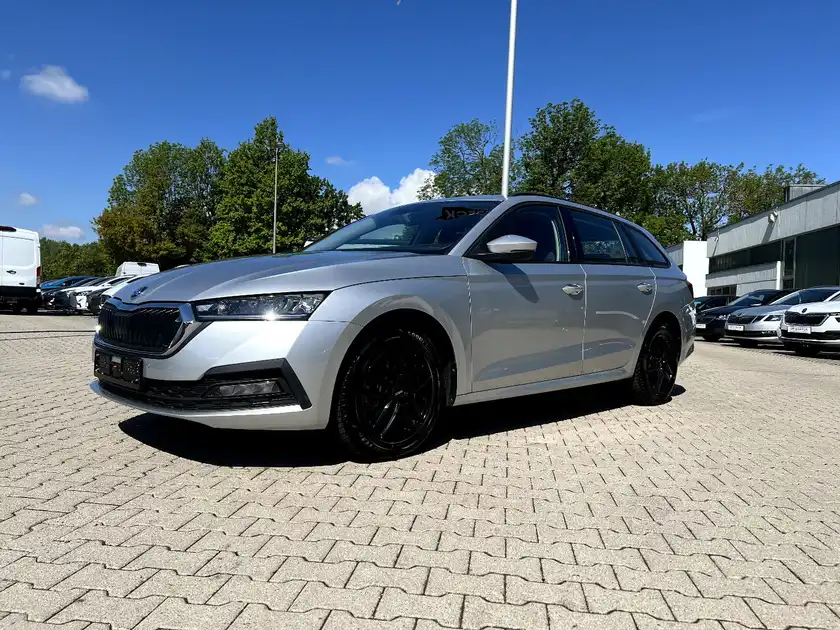 ŠKODA OCTAVIA (1/27)