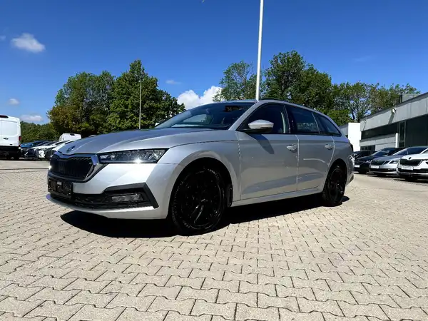 ŠKODA OCTAVIA (1/27)