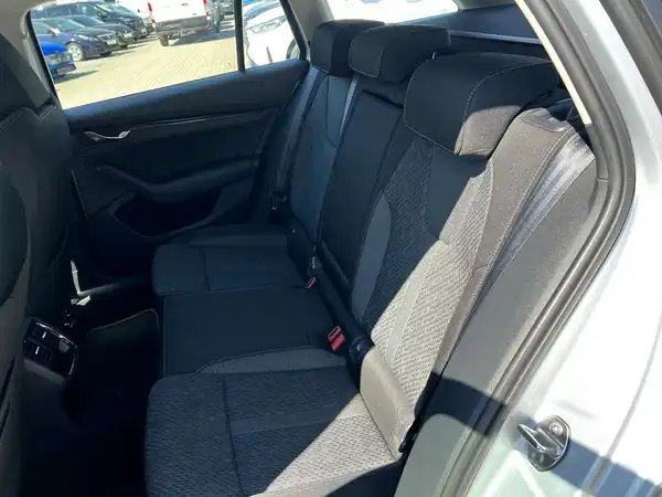 ŠKODA OCTAVIA (13/27)