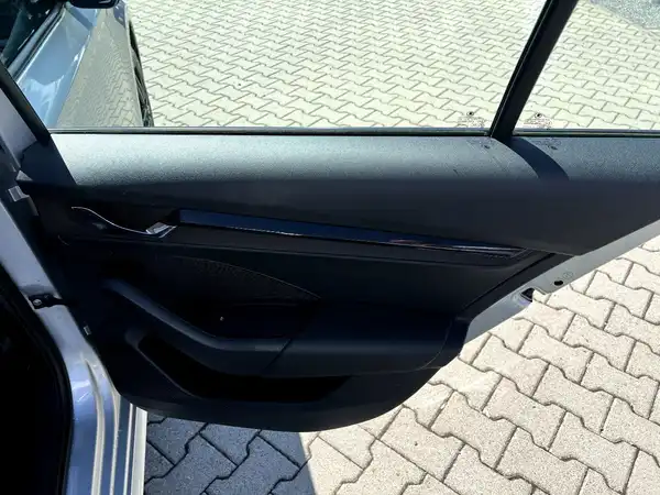 ŠKODA OCTAVIA (14/27)