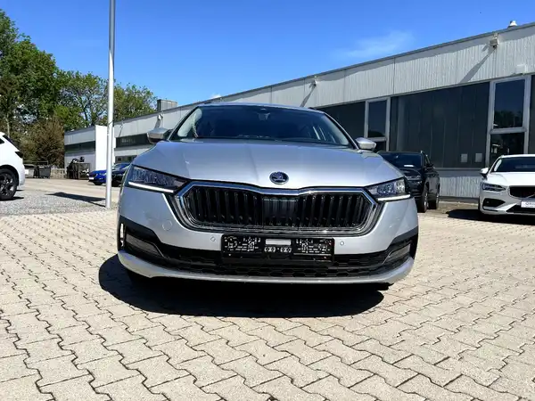 ŠKODA OCTAVIA (6/27)