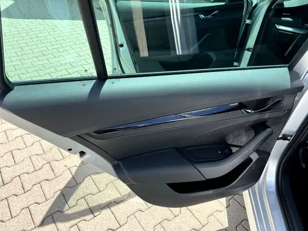 ŠKODA OCTAVIA (11/28)