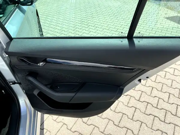 ŠKODA OCTAVIA (14/28)