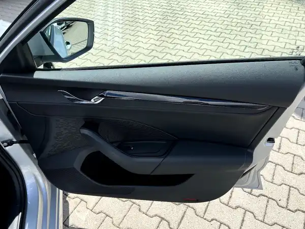 ŠKODA OCTAVIA (20/28)