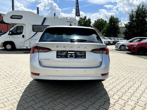 ŠKODA OCTAVIA (3/28)
