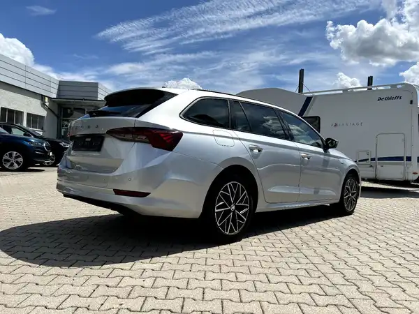 ŠKODA OCTAVIA (4/28)