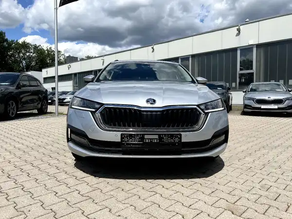 ŠKODA OCTAVIA (5/28)