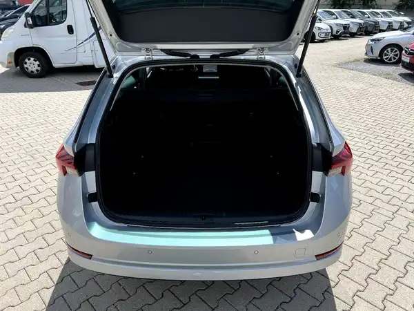 ŠKODA OCTAVIA (7/28)