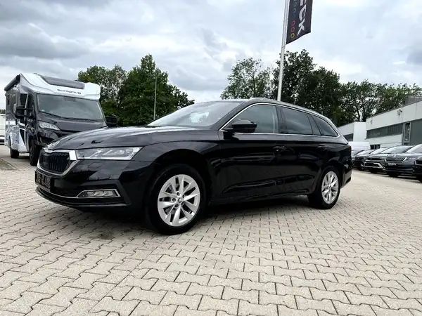 ŠKODA OCTAVIA (1/28)
