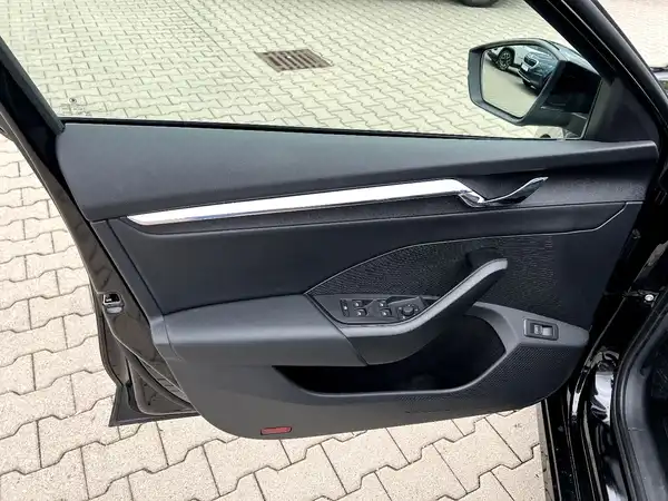 ŠKODA OCTAVIA (11/28)