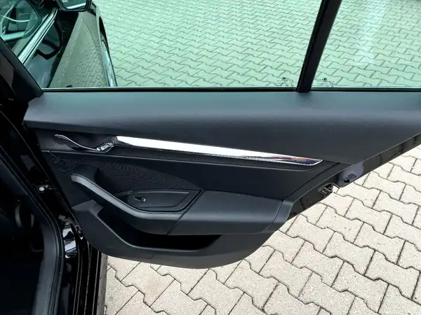 ŠKODA OCTAVIA (15/28)