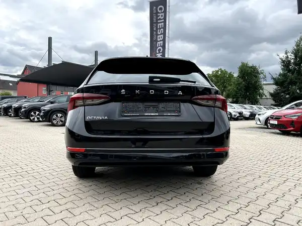 ŠKODA OCTAVIA (3/28)