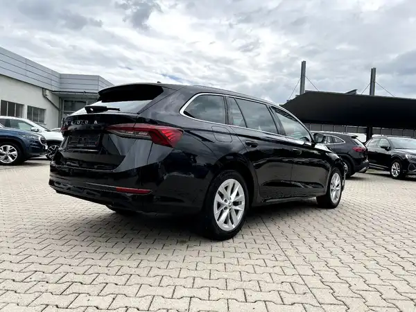 ŠKODA OCTAVIA (4/28)
