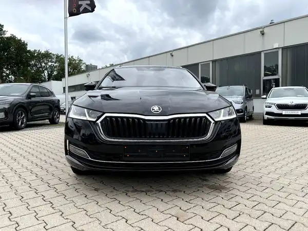 ŠKODA OCTAVIA (6/28)