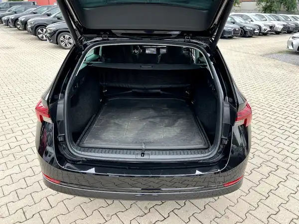 ŠKODA OCTAVIA (7/28)