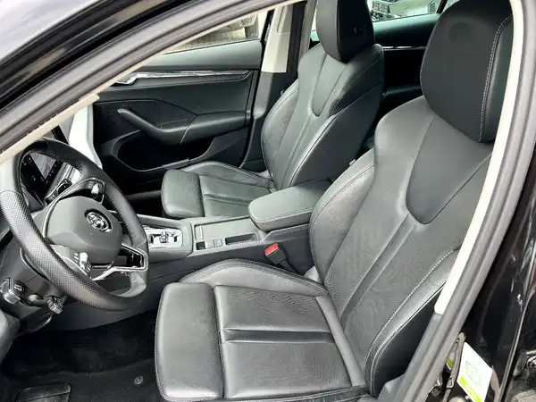 ŠKODA OCTAVIA (9/28)
