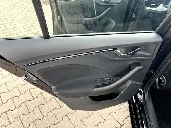 ŠKODA SCALA (11/26)