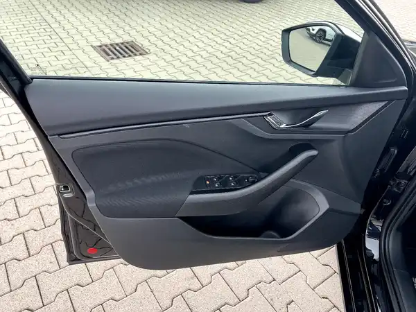 ŠKODA SCALA (10/26)