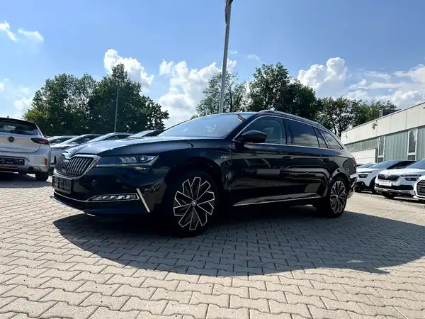 ŠKODA SUPERB (1/24)