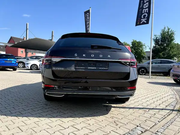 ŠKODA SUPERB (2/24)